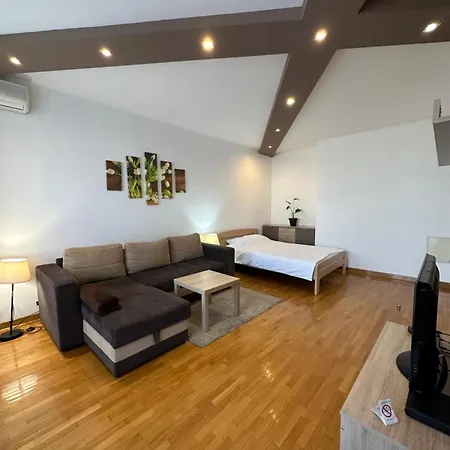 Nevena Belville Apartment *